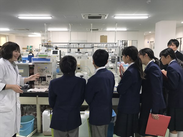 ラボツアー風景